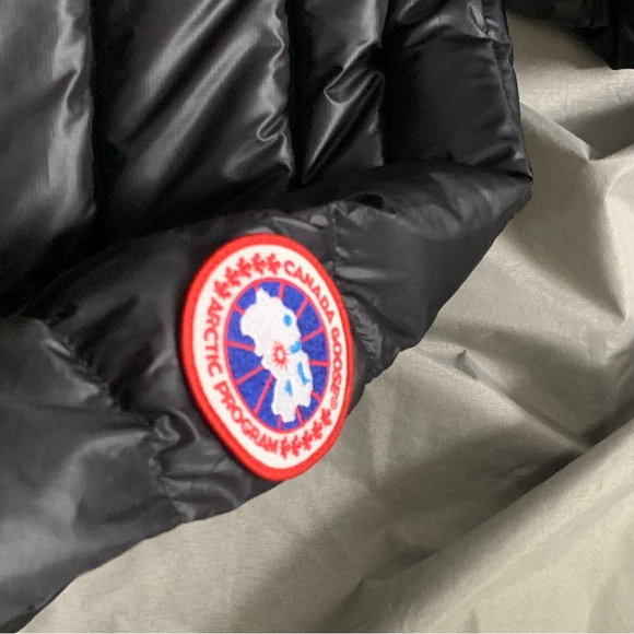 Canada Goose Black Puffer Jacket - Picture 3 of 9